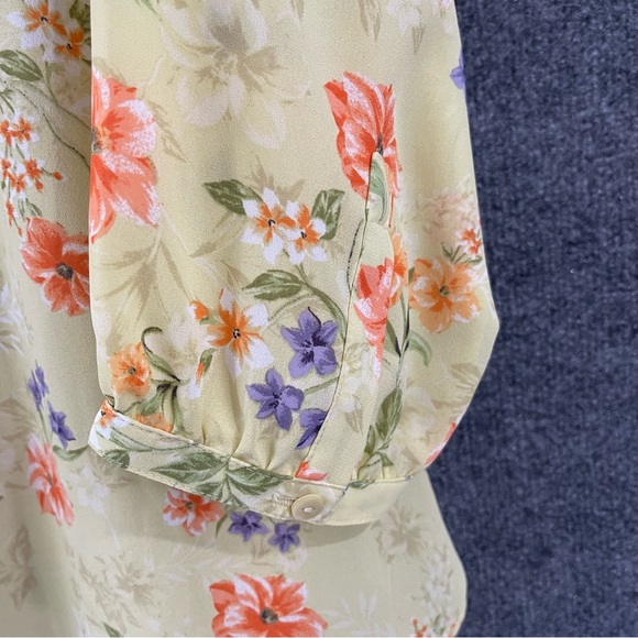 NYDJ Womens Floral Pintuck Blouse Size Large Yellow 3/4 Sleeve V Neck Pullover - Picture 6 of 9